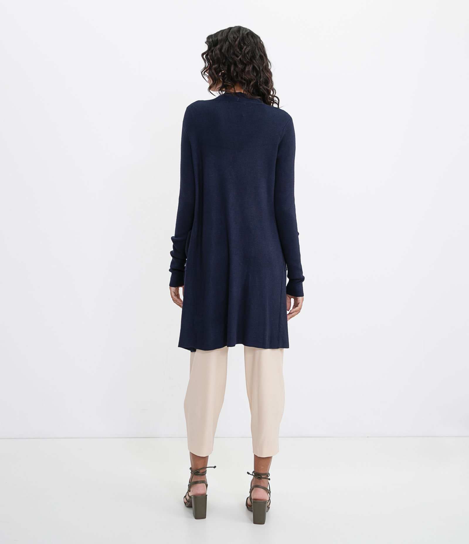 Cardigan Alongado em Tricô com Bolsos 2