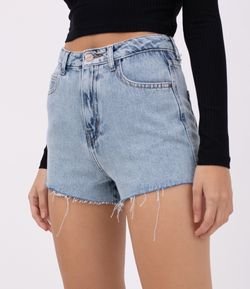 Short Jeans Cintura Alta com Barra Desfiada 