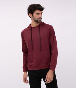 Camiseta Esportiva com Capuz