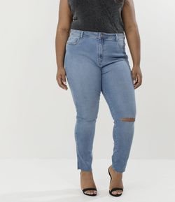 Calça Jeans Skinny com Recorte no Joelho Curve & Plus Size