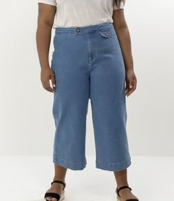 Calça Jeans Pantacourt com Botões Curve & Plus Size