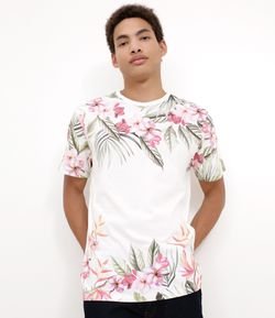 Camiseta com Estampa Floral  