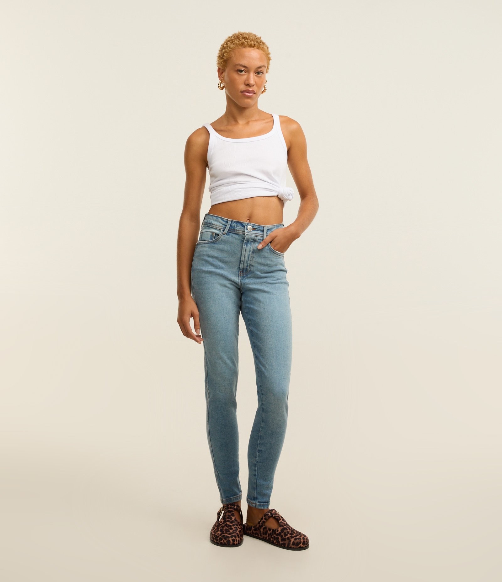 Calça Skinny Básica em Jeans com Cintura Média Azul 1