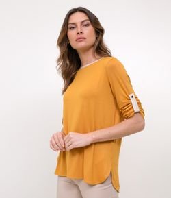 Blusa com Detalhe em Fio Metalizado