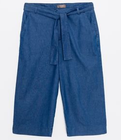 Calça Jeans Pantacourt com Amarração Curve & Plus Size