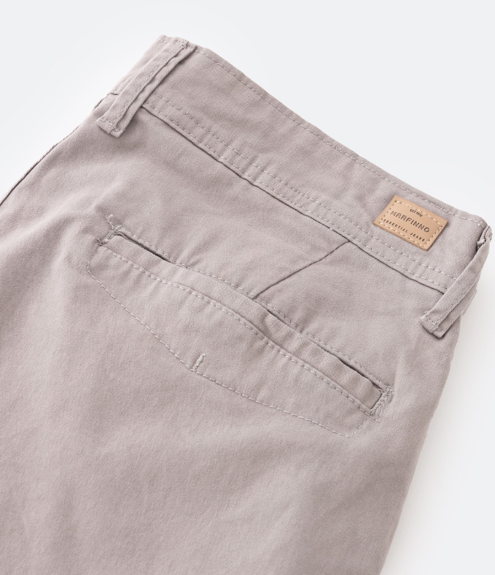 Calça Slim Básica em Sarja com Elastano Limestone 8