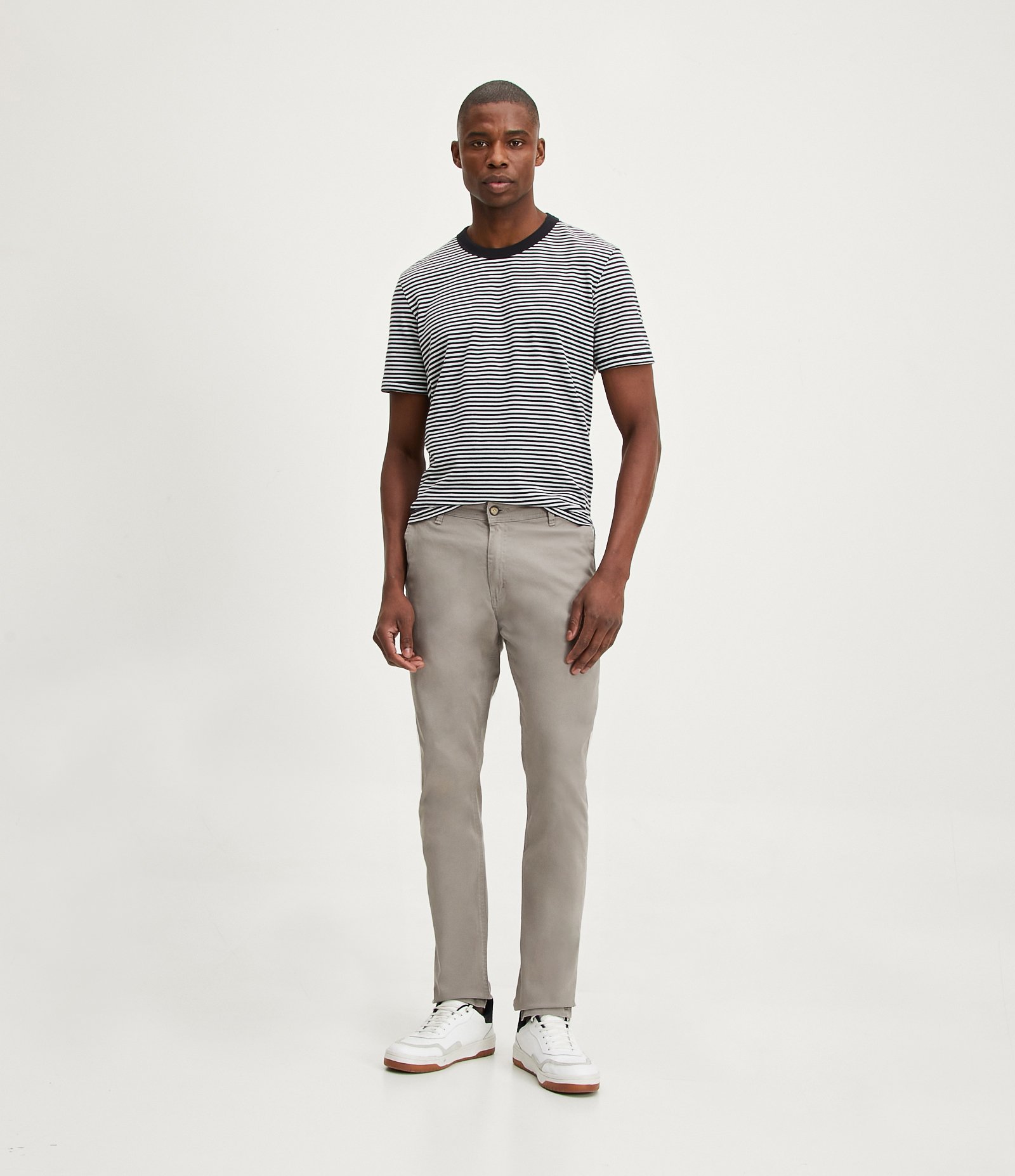 Calça Slim Básica em Sarja com Elastano Cinza 1