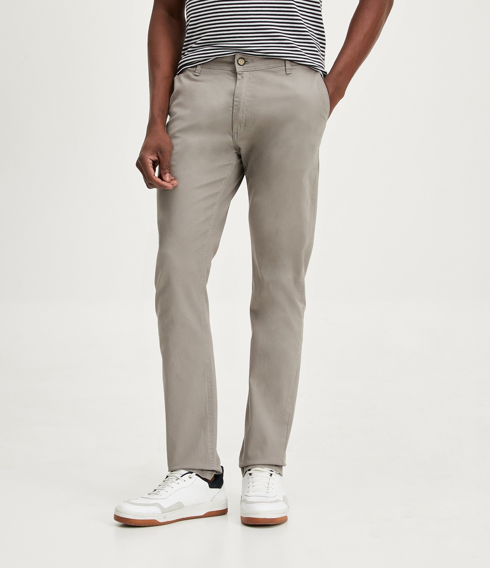 Calça Slim Básica em Sarja com Elastano Cinza 2