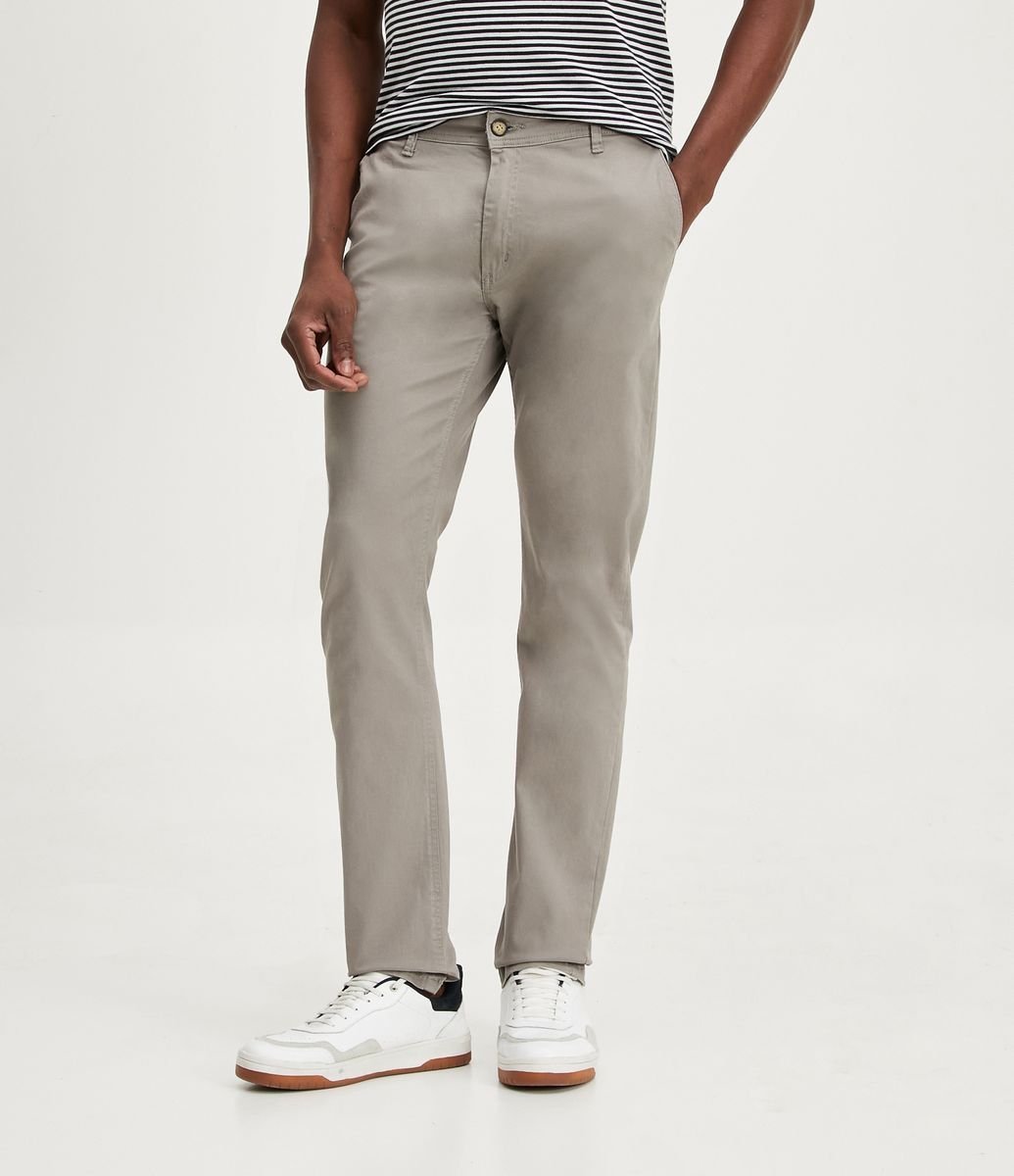 Calça Slim Básica em Sarja com Elastano Limestone — Lojas Renner
