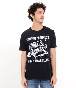 Camiseta com Estampa Gamer Brilha no Escuro