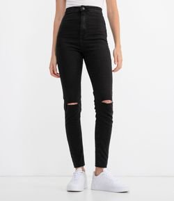 Calça Skinny Jeans com Barra Desfiada 
