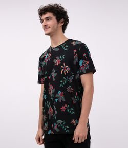 Camiseta em Algodão Peruano com Estampa Floral 