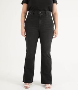 Calça Jeans com Barra Desfiada Curve & Plus Size