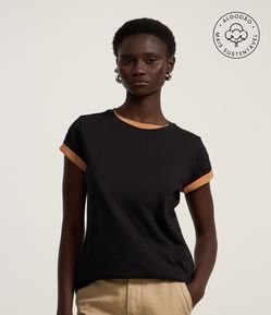 Camiseta Básica em Algodão com Manga Curta