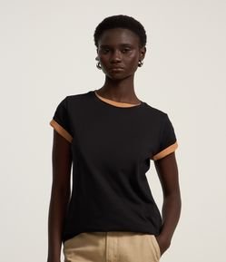 Camiseta Básica em Algodão com Manga Curta