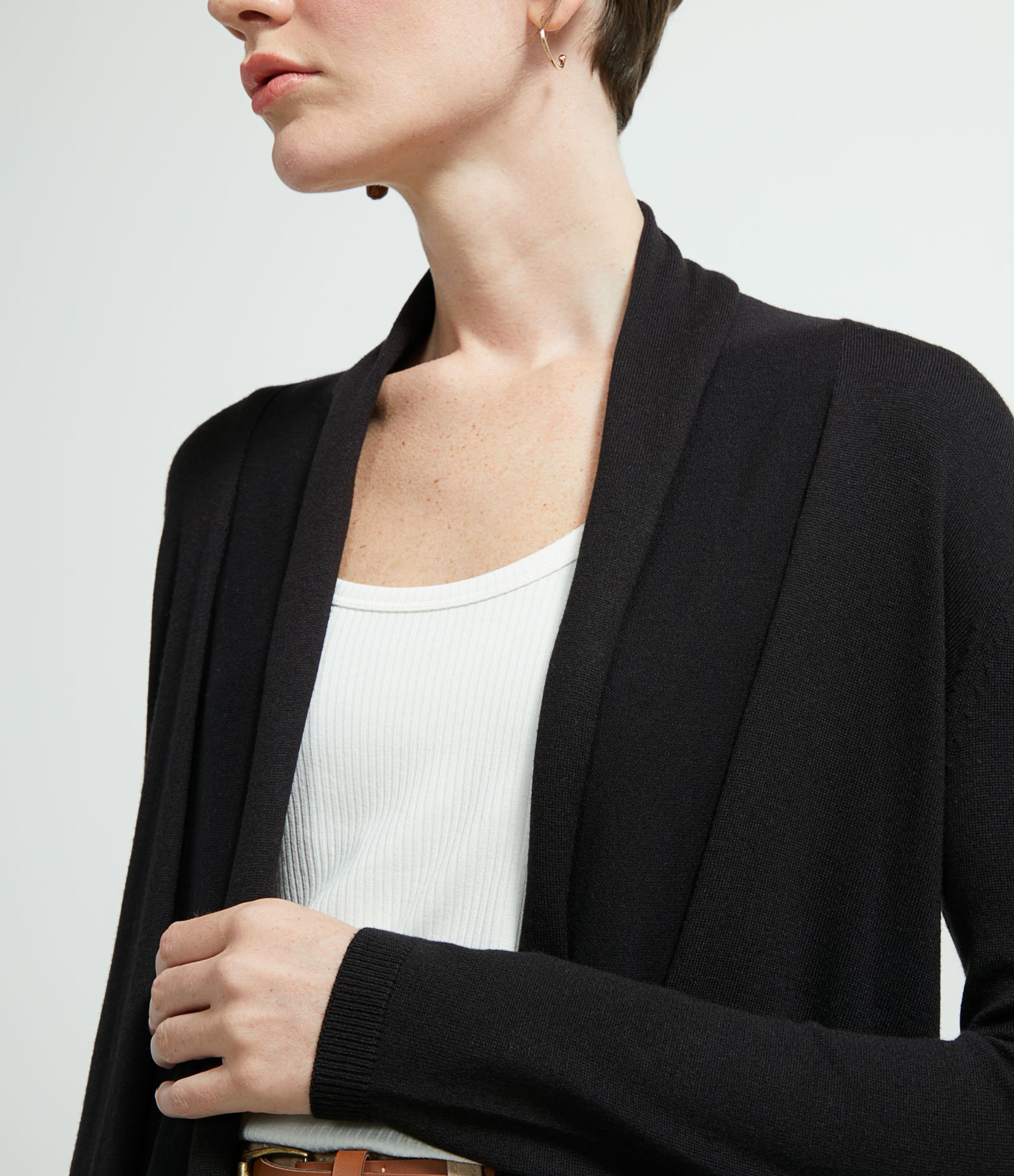 Cardigan Básico em Tricô Sem Fechamento PRETO 3