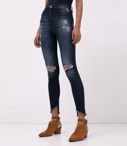 Calça Jeans Skinny com Puídos e Barra Desfiada 
