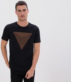Camiseta Estampa Triângulo Infinito 