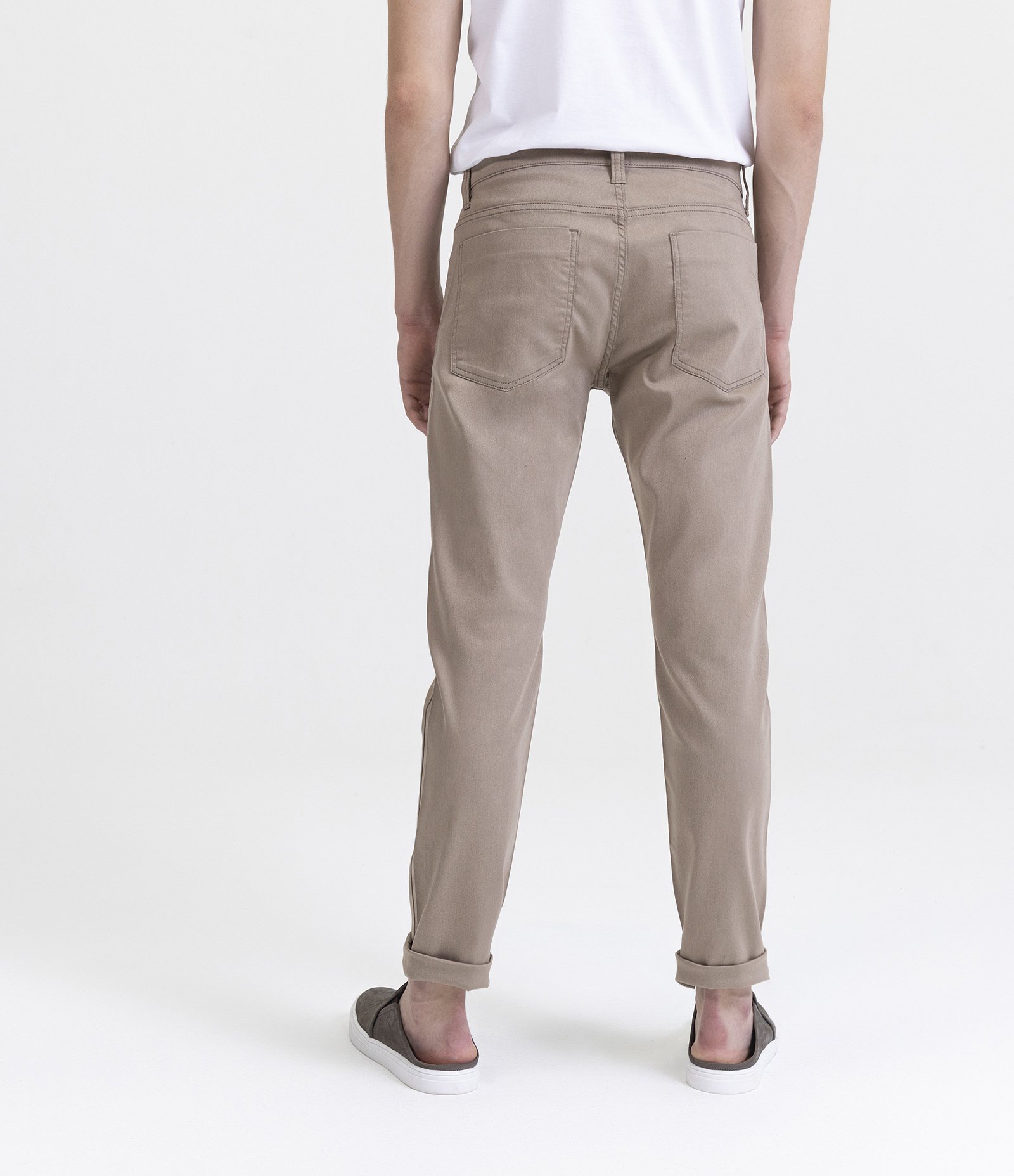 Calça Slim em Sarja com Bolsos 3