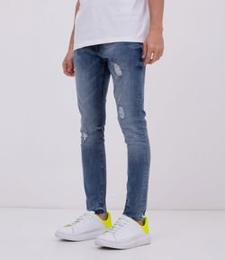 Calça Jeans Super Skinny com Puídos 