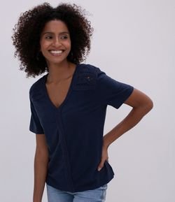 Blusa Manga Curta Lisa com Detalhe Frontal 