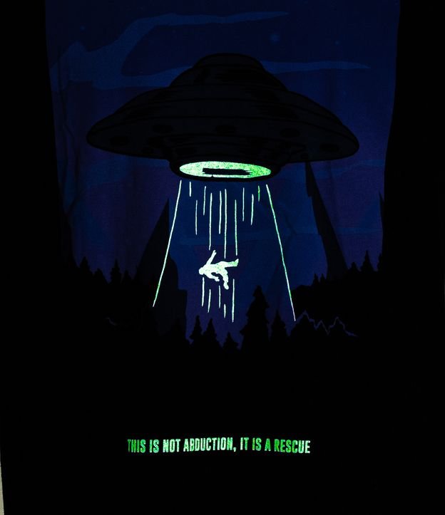 Camiseta Regular com Estampa de Nave Espacial Brilha no Escuro Preto 7