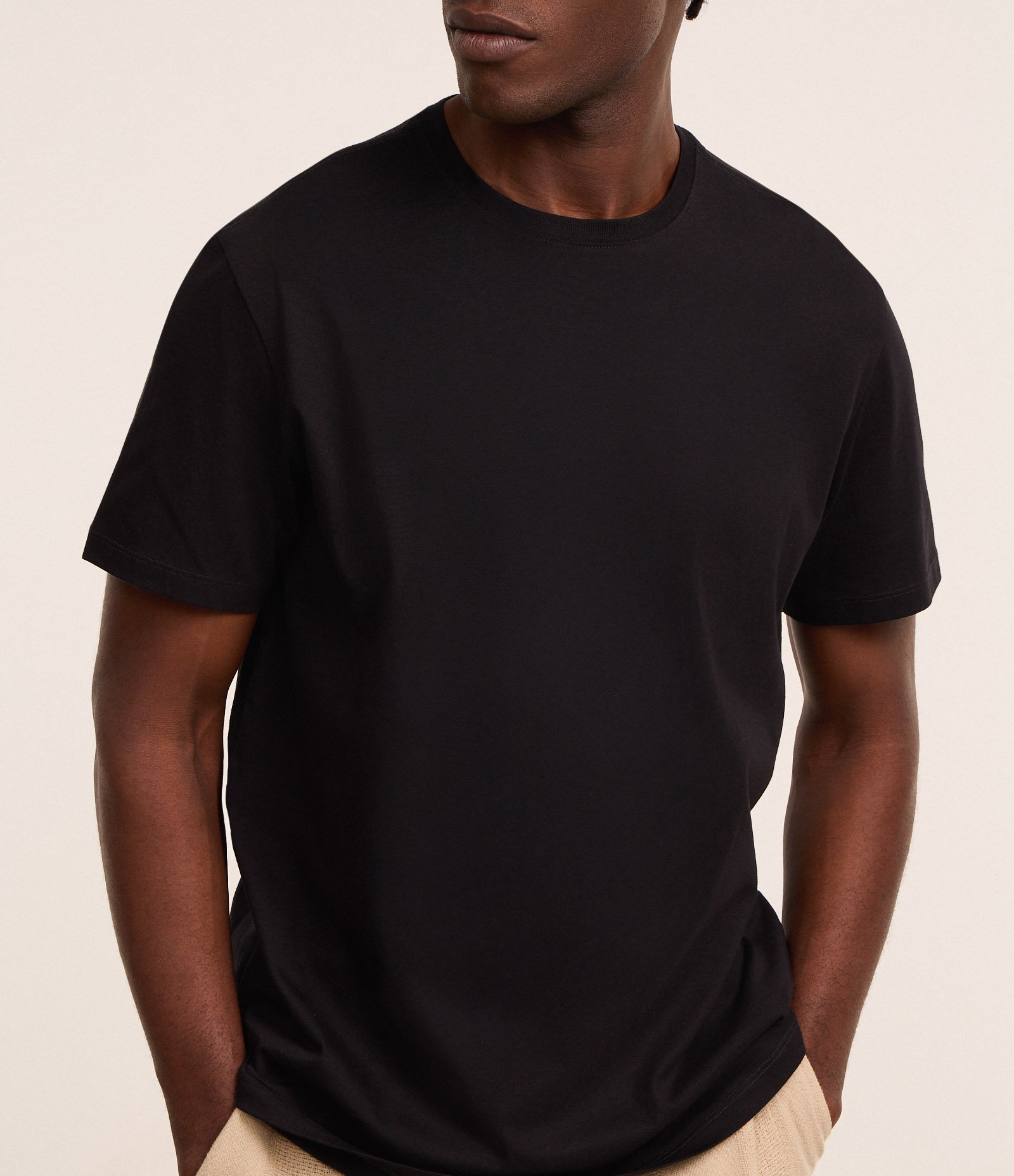 Camiseta Comfort Básica em Algodão Peruano Preto 5