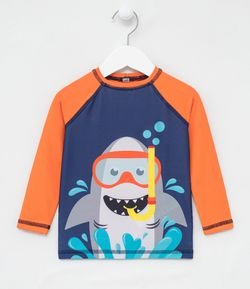 Camiseta Praia Infantil com Proteção UV Estampa de Tubaraão - Tam 1 a 4 anos