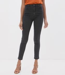 Calça Skinny Cintura Alta com Barra Desfiada 