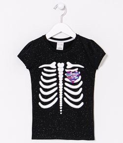 Blusa Infantil Estampa Esqueleto Brilha no Escuro com Coração Paetê - Tam 5 a 14 anos