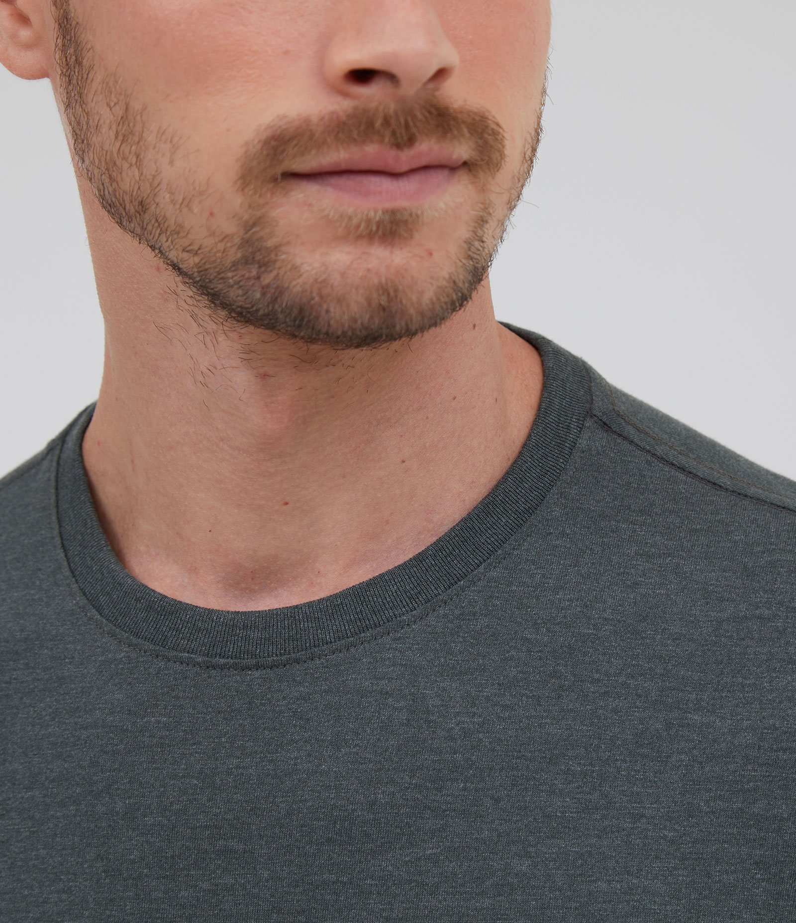 Camiseta Comfort Básica em Meia Malha com Manga Curta Rosin 3