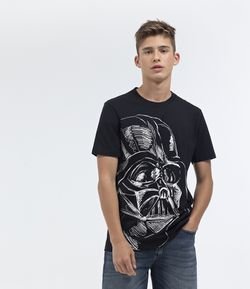 Camiseta Estampa Star Wars Darth Vader Brilha no Escuro 