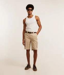 Bermuda Reta em Sarja com Bolsos Cargo