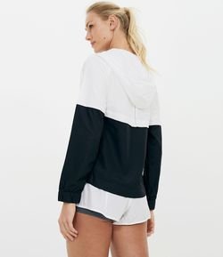 Jaqueta Corta-vento Esportiva com Capuz