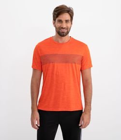 Camiseta Esportiva com Estampa Refletiva