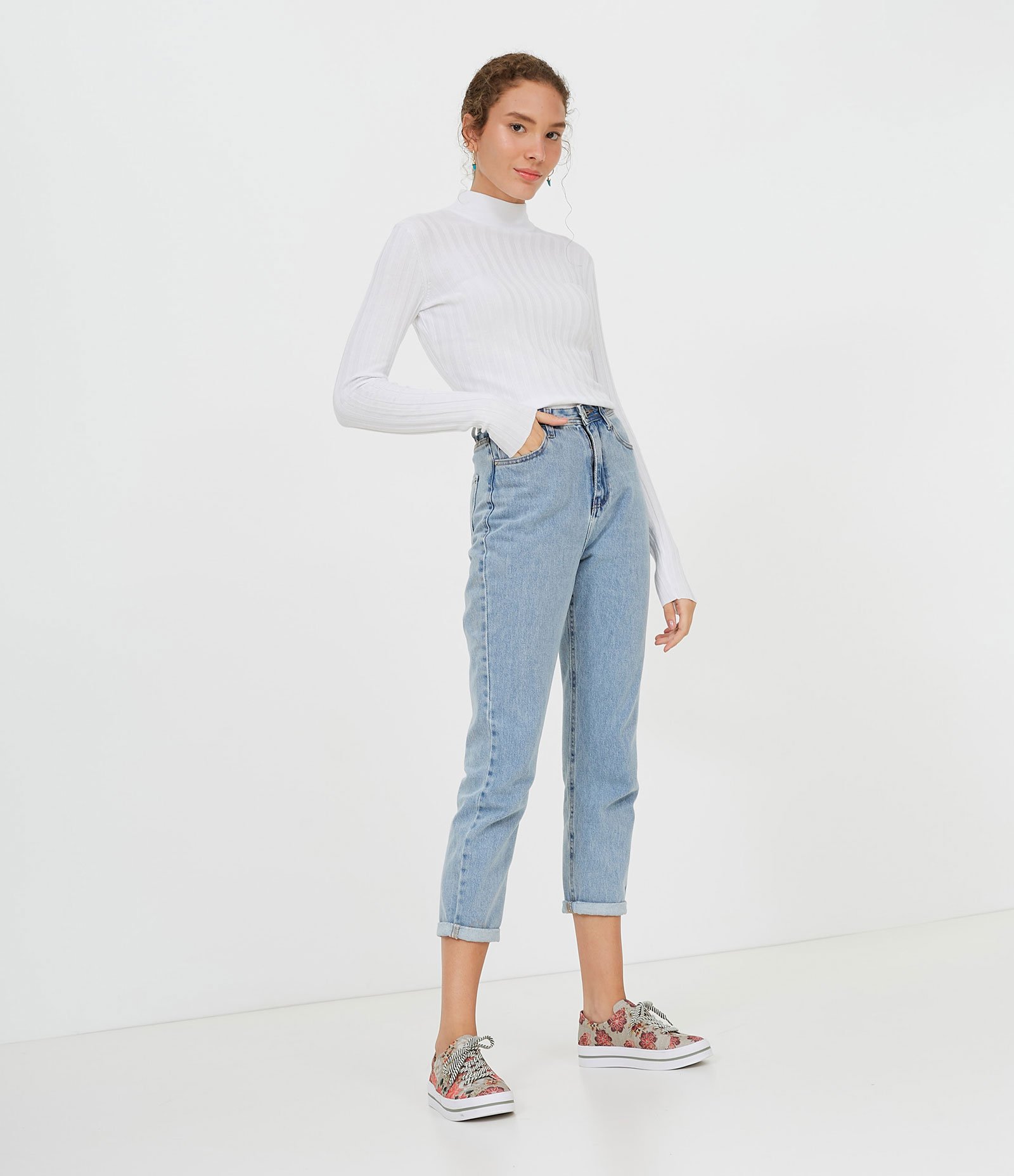 Blusa em Tricô Canelado com Gola Alta e Manga Longa 4