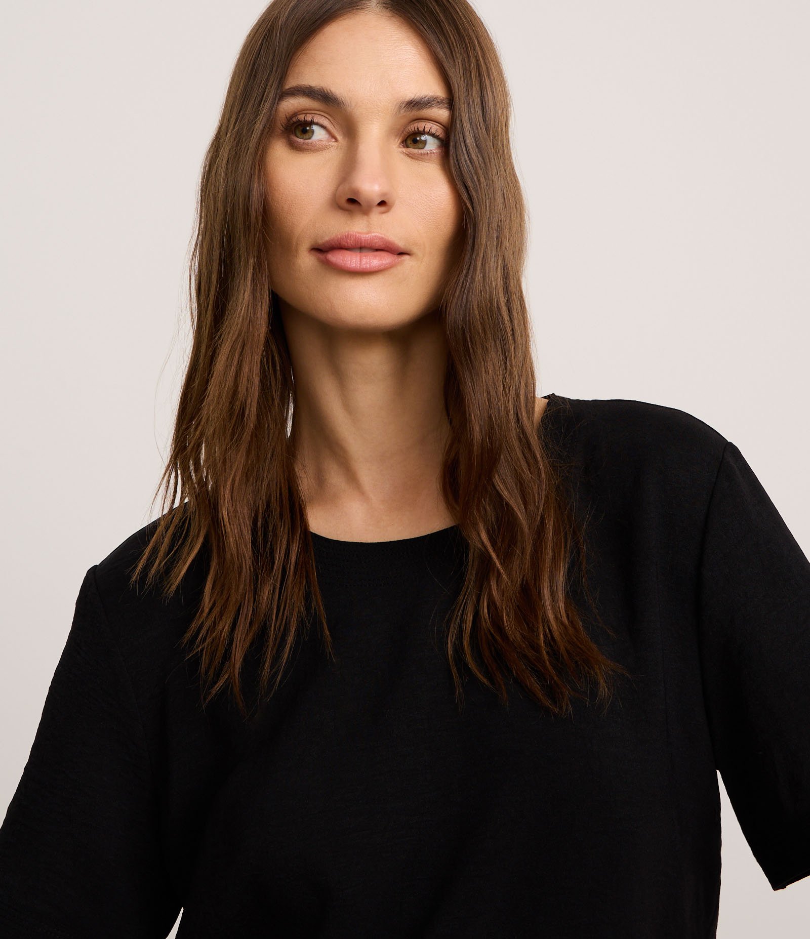 Blusa com Abertura nas Costas e Detalhes Pespontados Preto 3