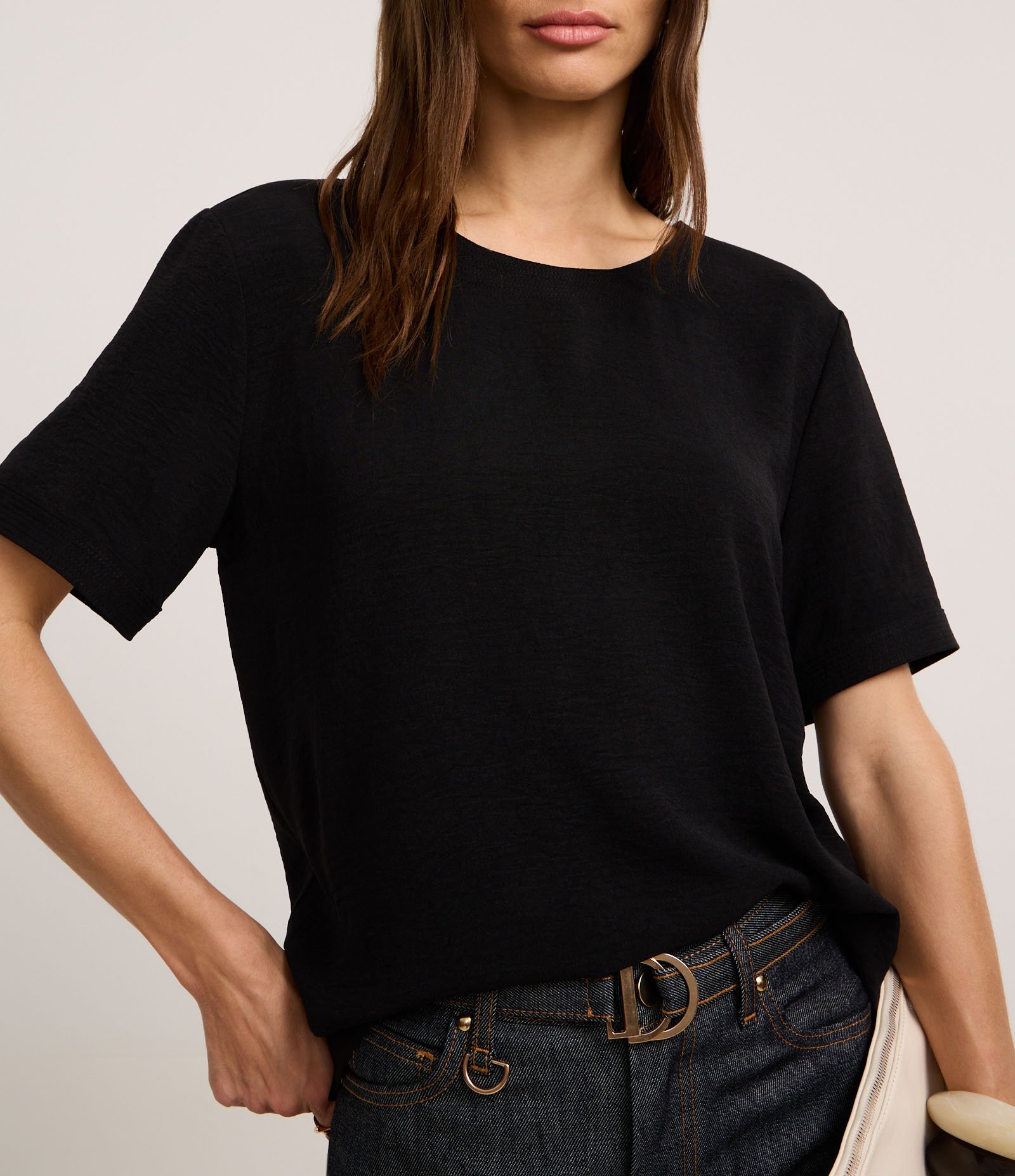 Blusa com Abertura nas Costas e Detalhes Pespontados Preto 4
