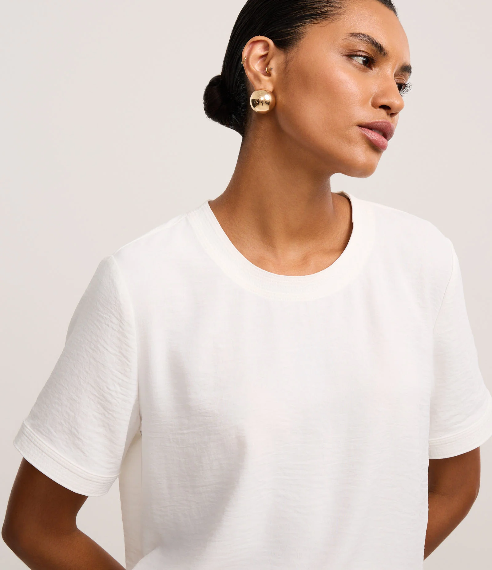 Blusa com Abertura nas Costas e Detalhes Pespontados Snow White 3