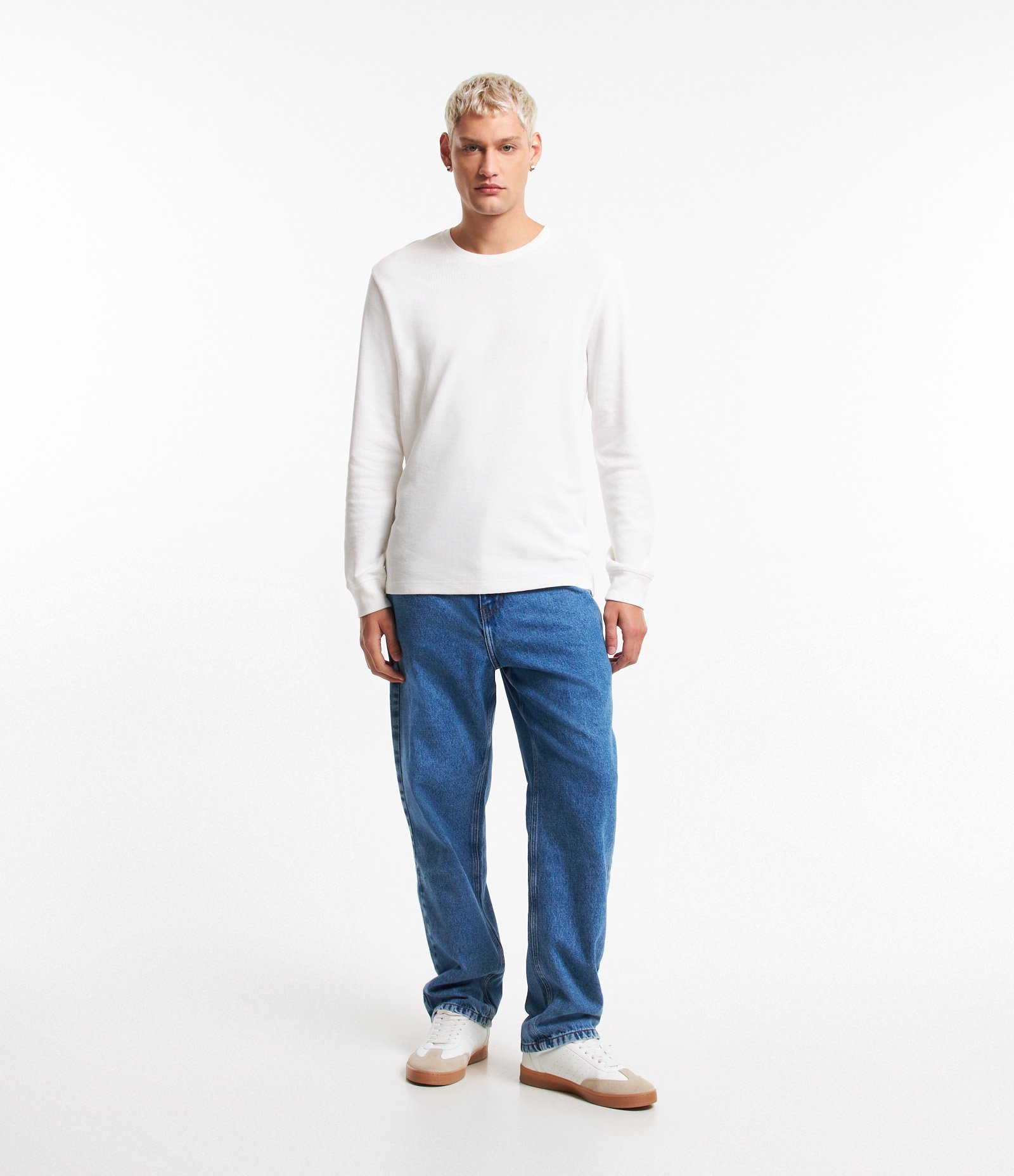 Camiseta Regular em Algodão com Textura Waffle e Manga Longa Branco 2