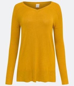 Blusa em Tricô com Decote V e Barra Mullet