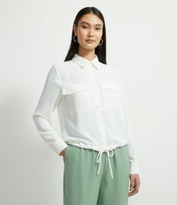 Camisa Alongada com Bolsos Frontais e Botões de Pérola