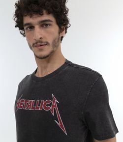 Camiseta Estampa Metallica em Chamas