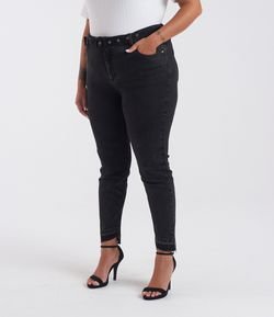 Calça Jeans Skinny com Cinto Curve & Plus Size
