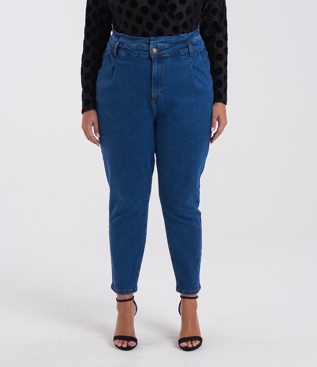 calça jeans mom plus size