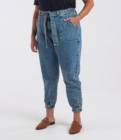 Calça Jeans Jogger com Cinto Curve & Plus Size