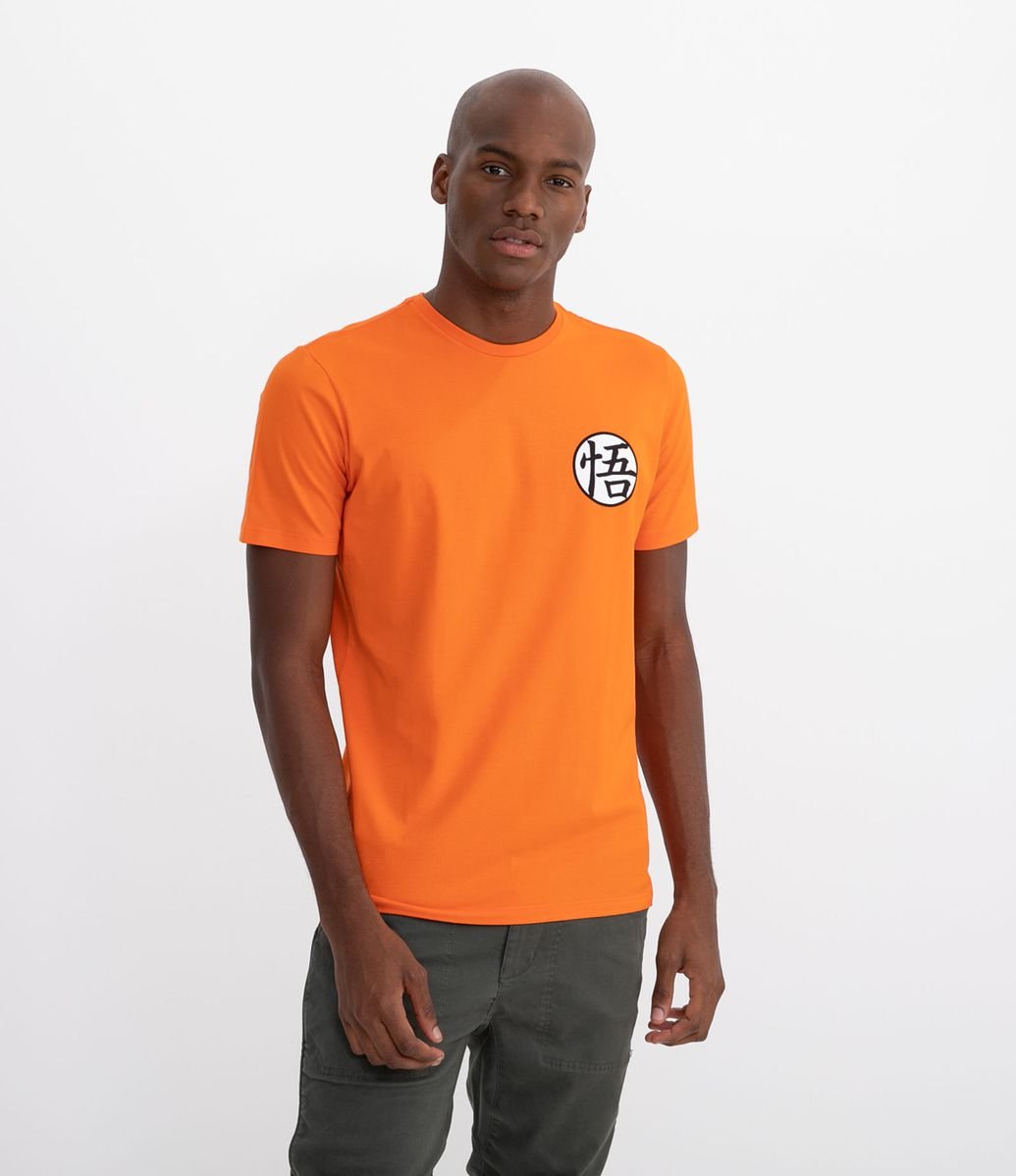 Camiseta laranja Dragon Ball, da Renner