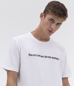 Camiseta com Lettering no Peito 