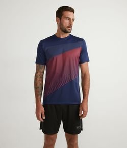 Camiseta Esportiva com Estampa Linhas Efeito 3D