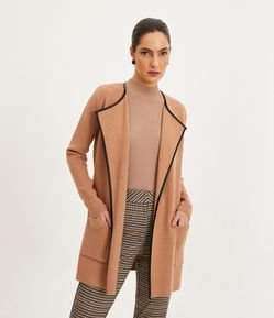 Cardigan em Tricô com Detalhes Contrastantes